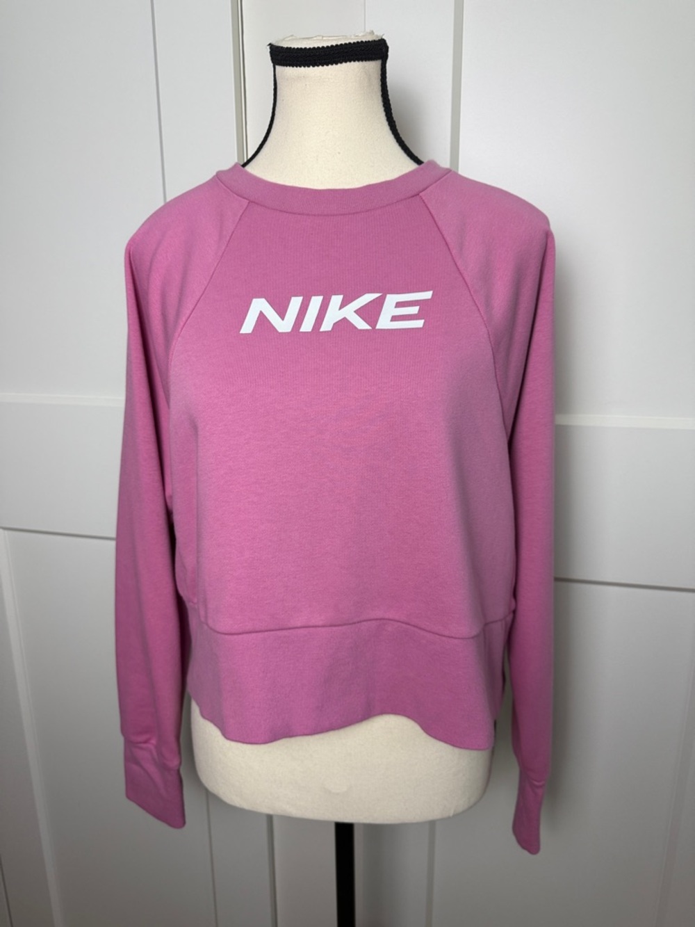 Nike Dri-Fit logo crop long sleeve crew neck pullover bubble gum pink small